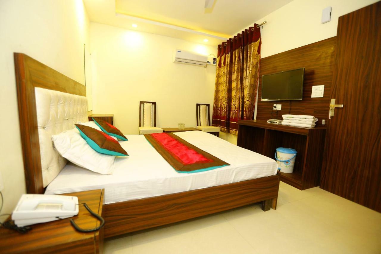 Hotel Golden Heart Amritsar Exteriör bild